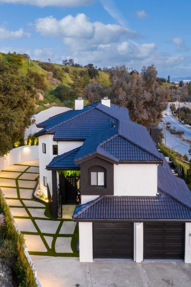 Come tour Uplift Recovery Center in the hills of Pasadena, CA